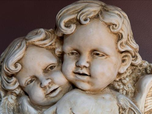 Prachtige Engelen met 2 bijhorende sokkels en potjes, Huis en Inrichting, Woonaccessoires | Wanddecoraties, Ophalen