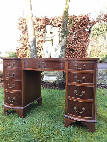 antiek damesbureau in walnoot en mahonie ! beschikbaar voor biedingen