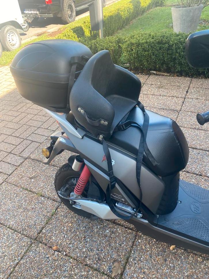 Tekoop kinderzit voor scooter, Fietsen en Brommers, Brommeronderdelen | Scooters, Zo goed als nieuw, Ophalen