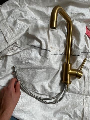 Keukenmengkraan goudkleurig beschikbaar voor biedingen