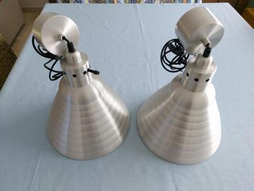 2 identieke hanglampen ikea