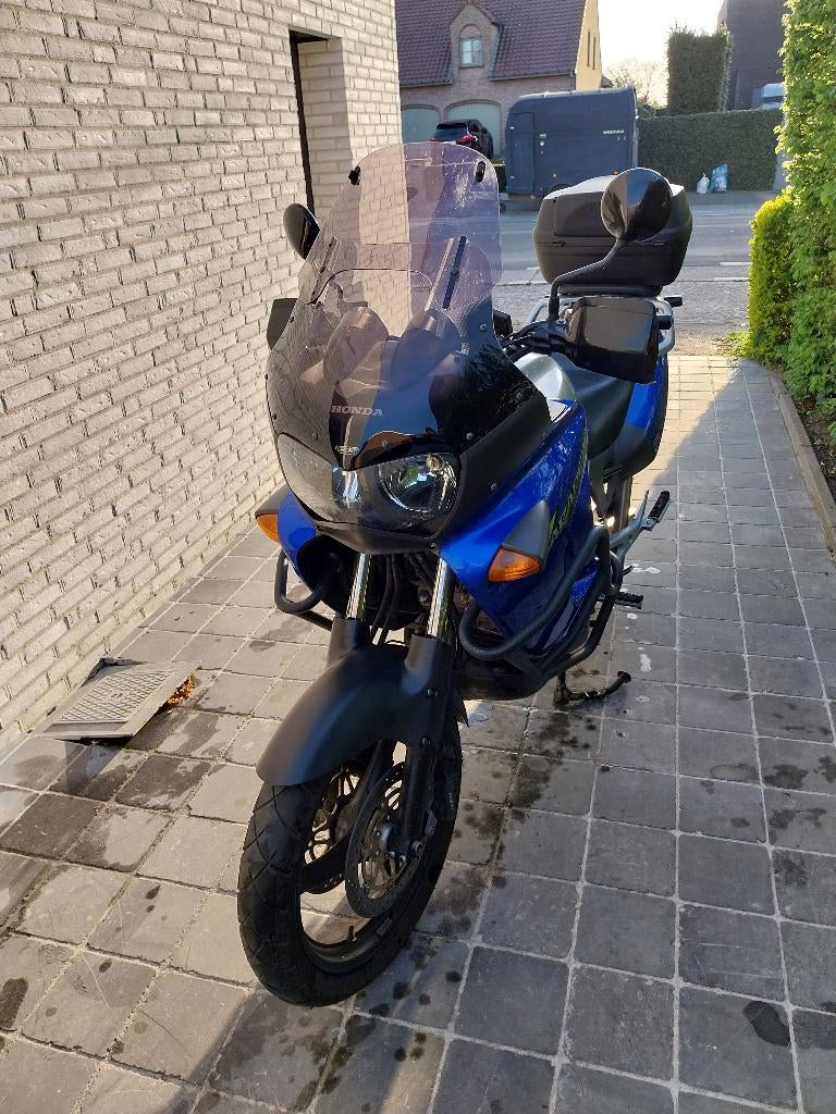 Honda Varadero, Motos, Motos | Honda, Poignées chauffantes, Permis Moto A, Tourisme, Occasion