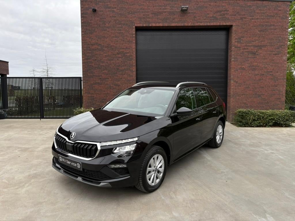 Skoda Kamiq 1.0 TSI | 2025 | 10000 km | DSG | TREKHAAK | NAV, Auto's, Skoda, Stof, Euro 6, Zwart, Bedrijf