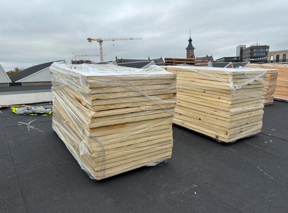 500m2 PIR isolatie 6cm 60mm dik 2 kanten aluminium 2,4mx1,2m, Doe-het-zelf en Bouw, Isolatie en Afdichting, Ophalen, 4 tot 8 cm