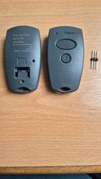 2 Télécommandes pour porte de garage Marantec D302/433,9Mhz, Autos : Divers, Garages