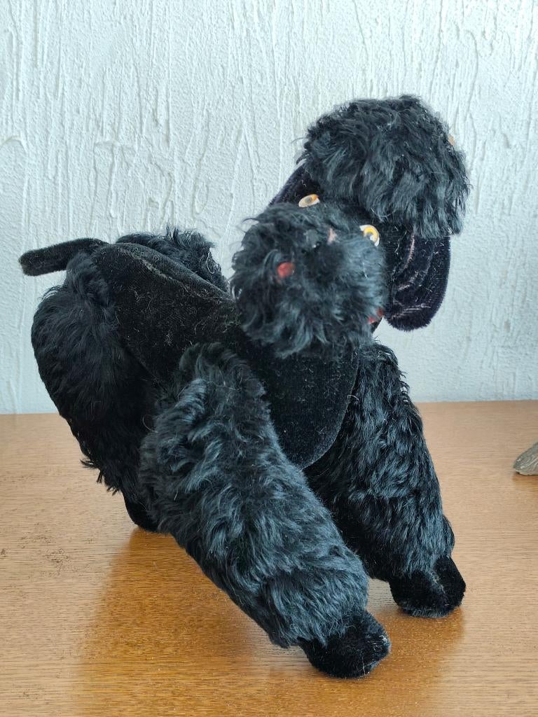 Caniche décoratif en laine crochetée - Vintage kitsch des années 60