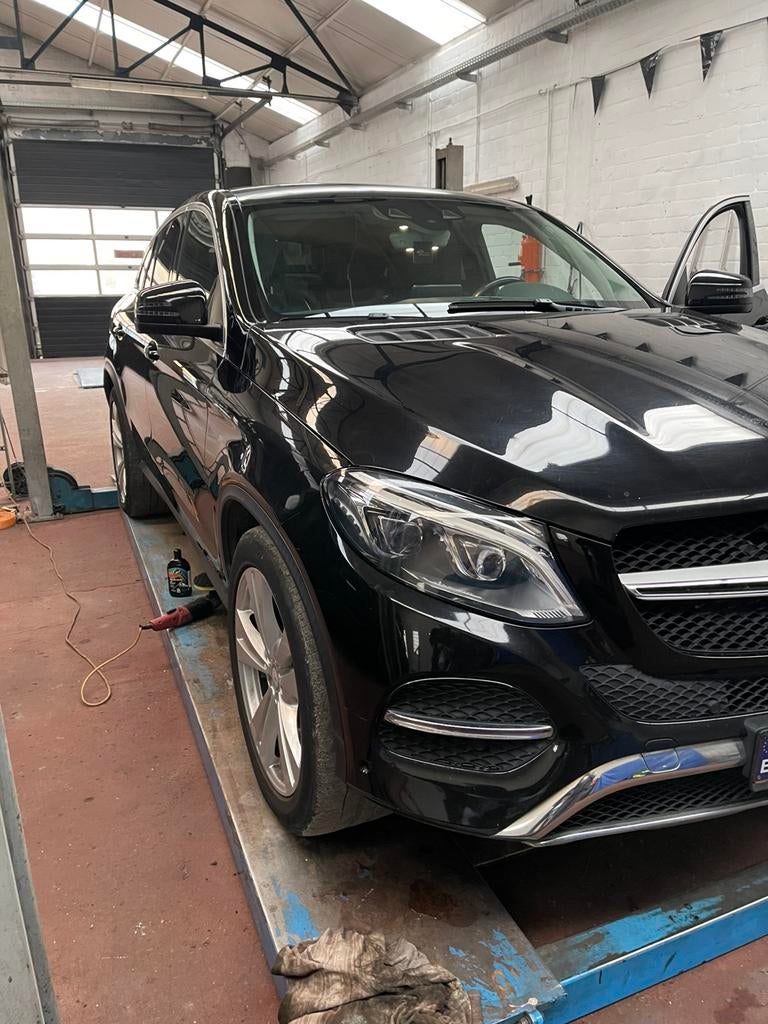 Mercedesbenz gle 350 4 matic, Auto's, Mercedes-Benz, Automaat, Achterwielaandrijving, Parkeersensor, Zwart