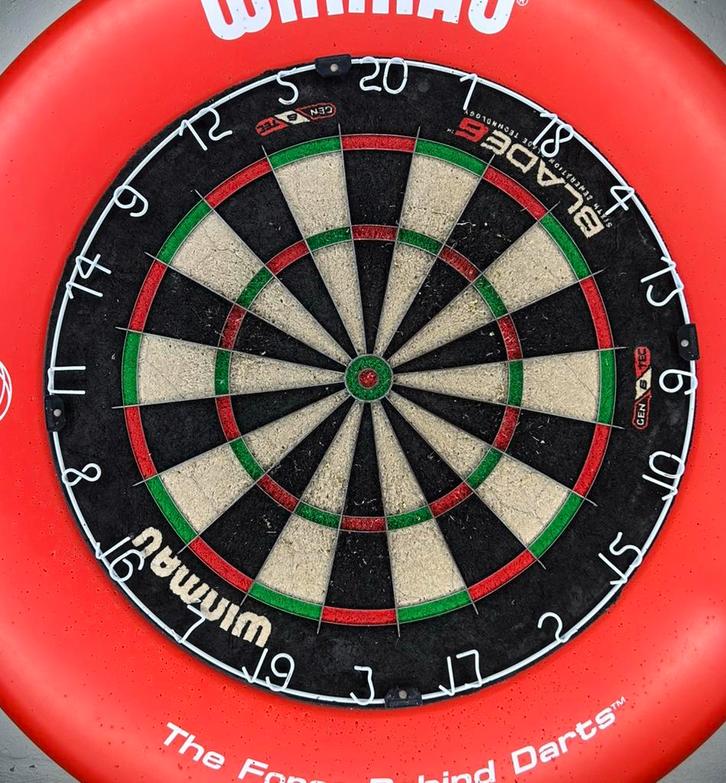 Winmau Blade 6 dartbord, Sport en Fitness, Darts, Gebruikt, Dartbord, Ophalen