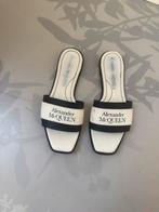Tongs Alexander McQueen, Vêtements | Femmes, Chaussures, Porté, Blanc, Sandales de bain, Envoi