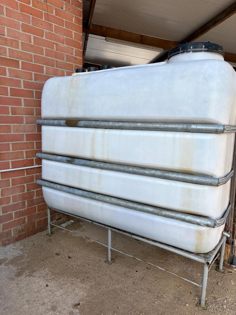 Watertank 2000liter, Ophalen, Zo goed als nieuw