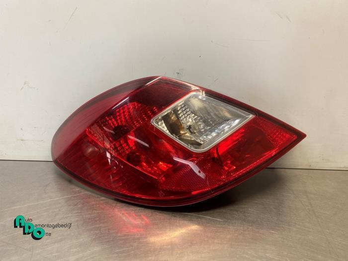 Achterlicht links van een Opel Corsa (Corsa D 07-), Auto-onderdelen, Verlichting, Opel, Gebruikt, 3 maanden garantie, Ophalen of Verzenden
