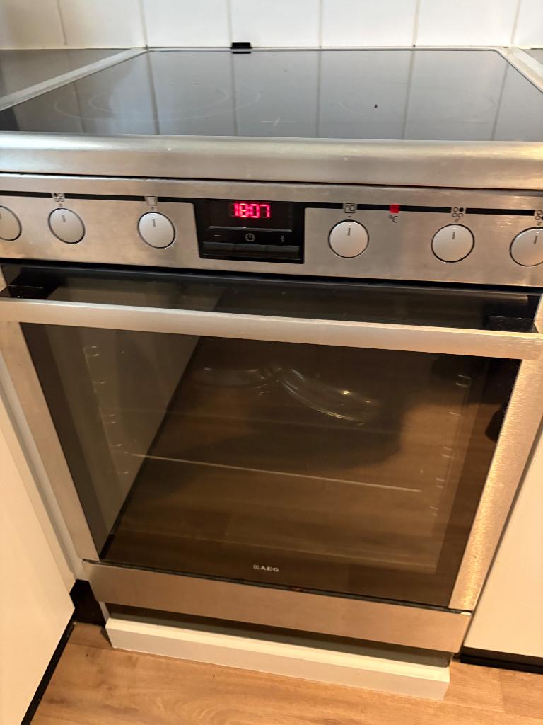 Keramische vuur met oven, Ophalen, 4 kookzones, Zo goed als nieuw, Inductie