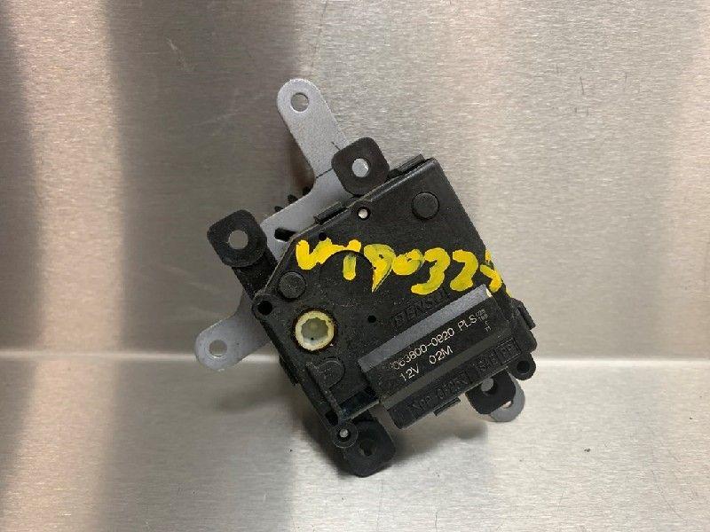ACTIONNEUR MOTEUR VOLET CHAUFFAGE Verso (|0638000920|), Utilisé, Toyota