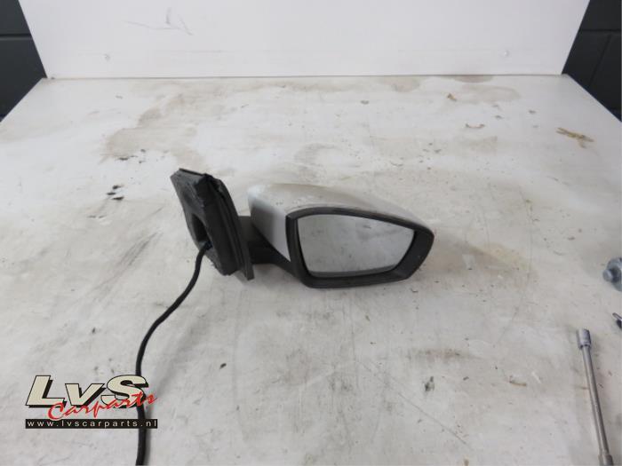 Rétroviseur extérieur droit d'un Volkswagen Polo, Autos : Pièces & Accessoires, Rétroviseurs, Volkswagen, Utilisé, 3 mois de garantie