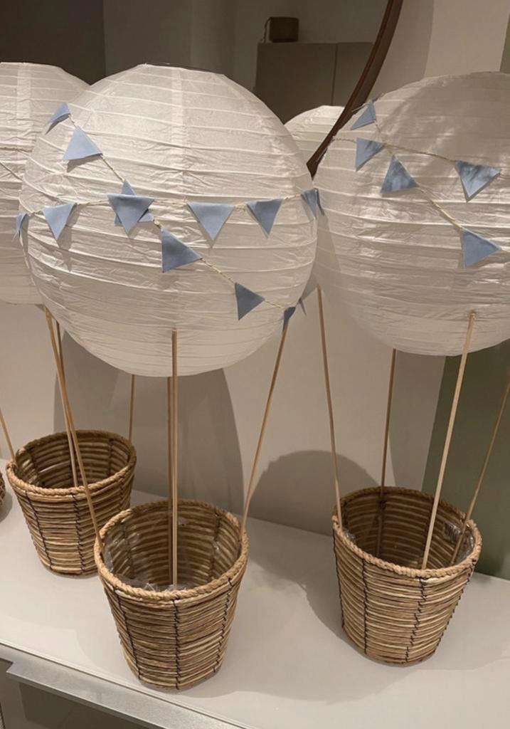 Lot 2 centres table fleurs baptême anniversaire montgolfière, Hobby & Loisirs créatifs, Articles de fête, Comme neuf, Enlèvement