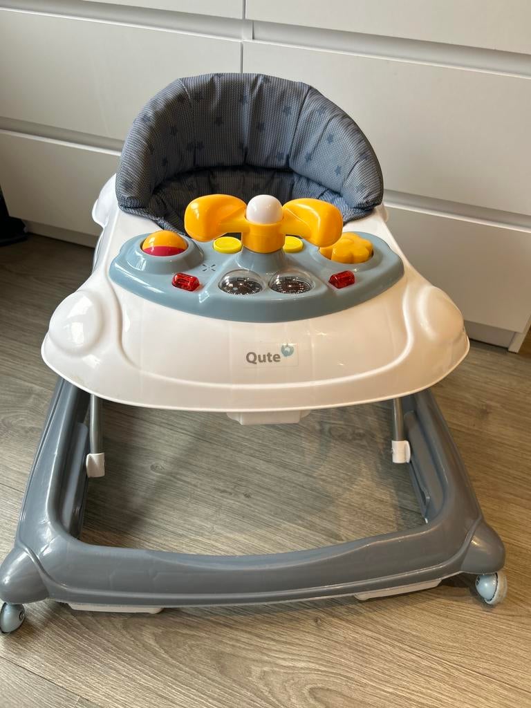 Trotteur bébé avec activités – très bon état, Enlèvement, Comme neuf, Réglable