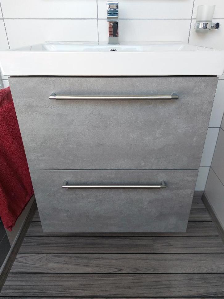 Meuble de salle de bain + miroir, Maison & Meubles, Salle de bain | Meubles de Salle de bain, Comme neuf, Meuble lavabo, Moins de 100 cm