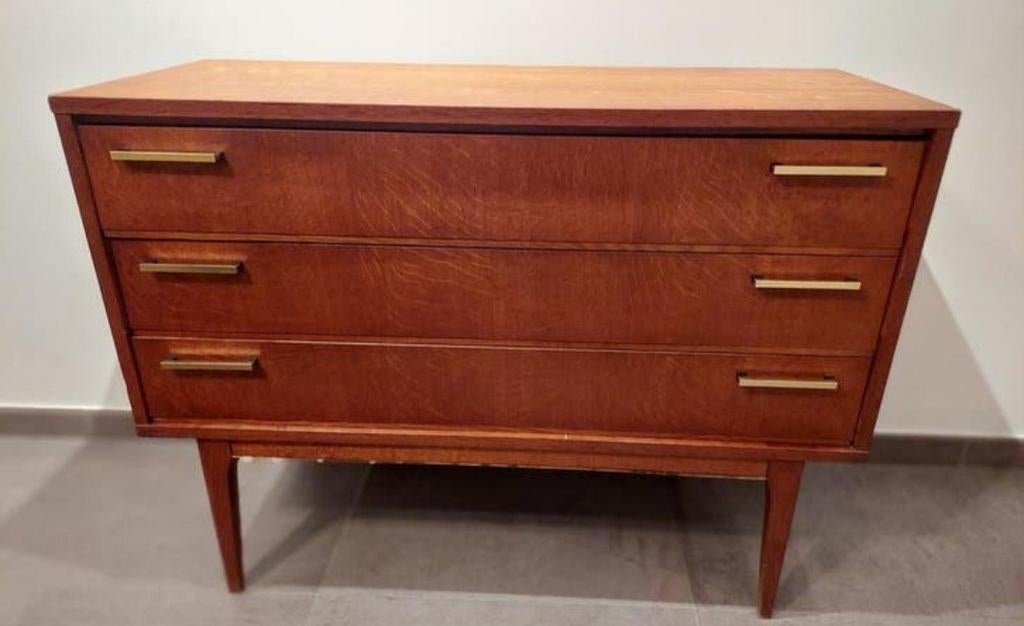 Commode vintage, 3 tiroirs spacieux
1 m, largeur 43 cm, haut, Maison & Meubles, Armoires | Commodes, Enlèvement