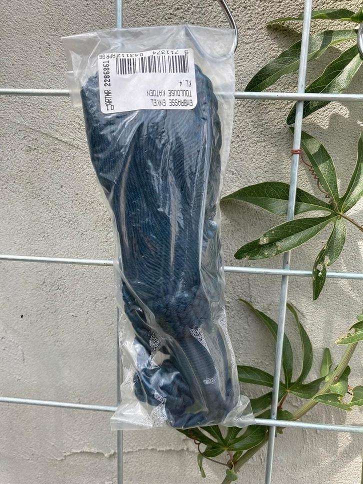 EMBRASSE MET ENKELE FLOS DKR BLAUW NIEUW, Maison & Meubles, Accessoires pour la Maison | Autre, Neuf, Enlèvement ou Envoi