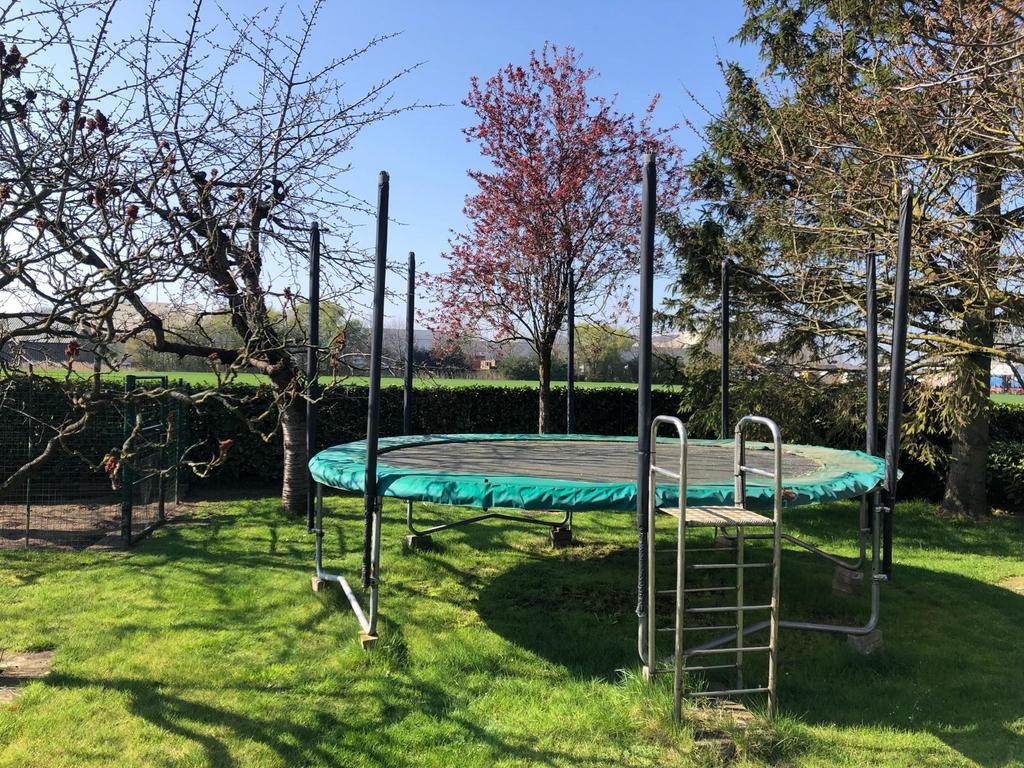 Grote  trampoline Berg  4.2m diameter, Ophalen, Gebruikt
