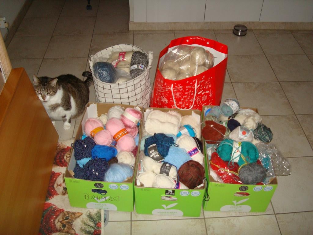 veel wol, Hobby & Loisirs créatifs, Tricot & Crochet, Enlèvement, Comme neuf, Tricot ou Crochet