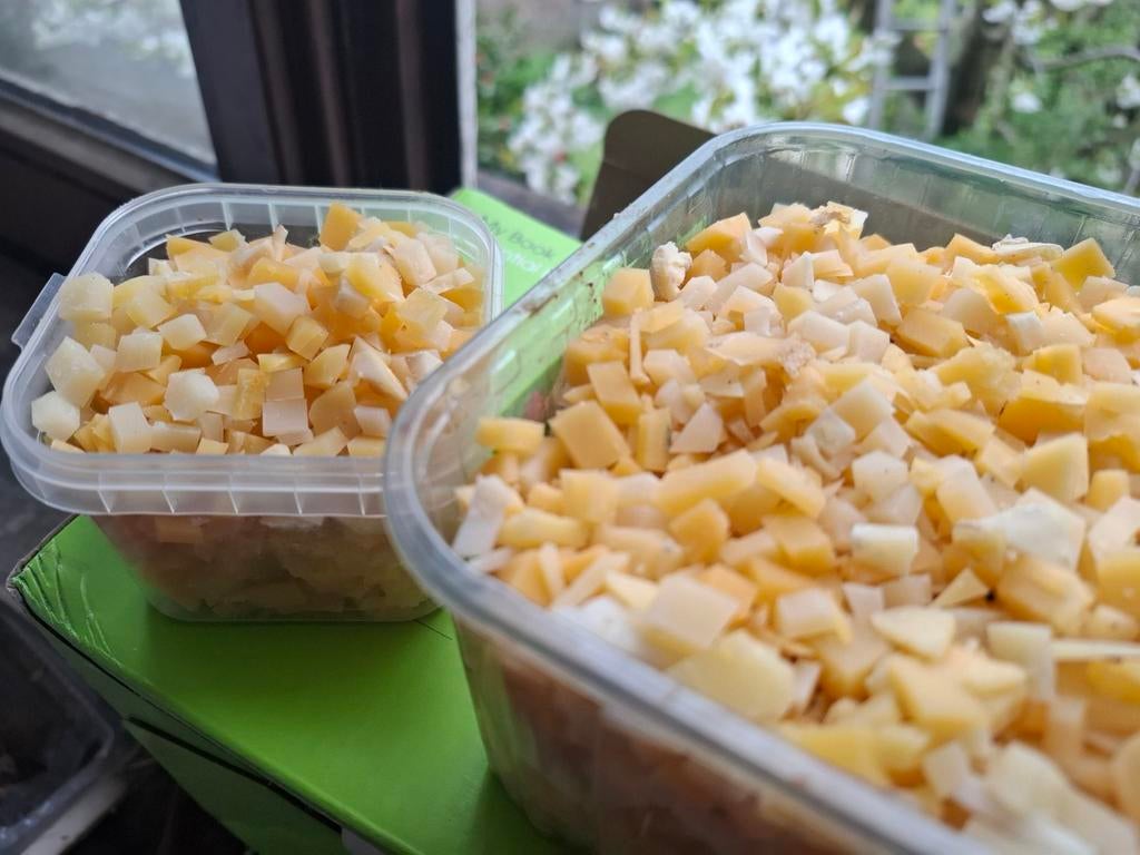 Kaas gemengde soorten kleine stukjes voor kippen en vogels, Divers, Produits alimentaires, Enlèvement