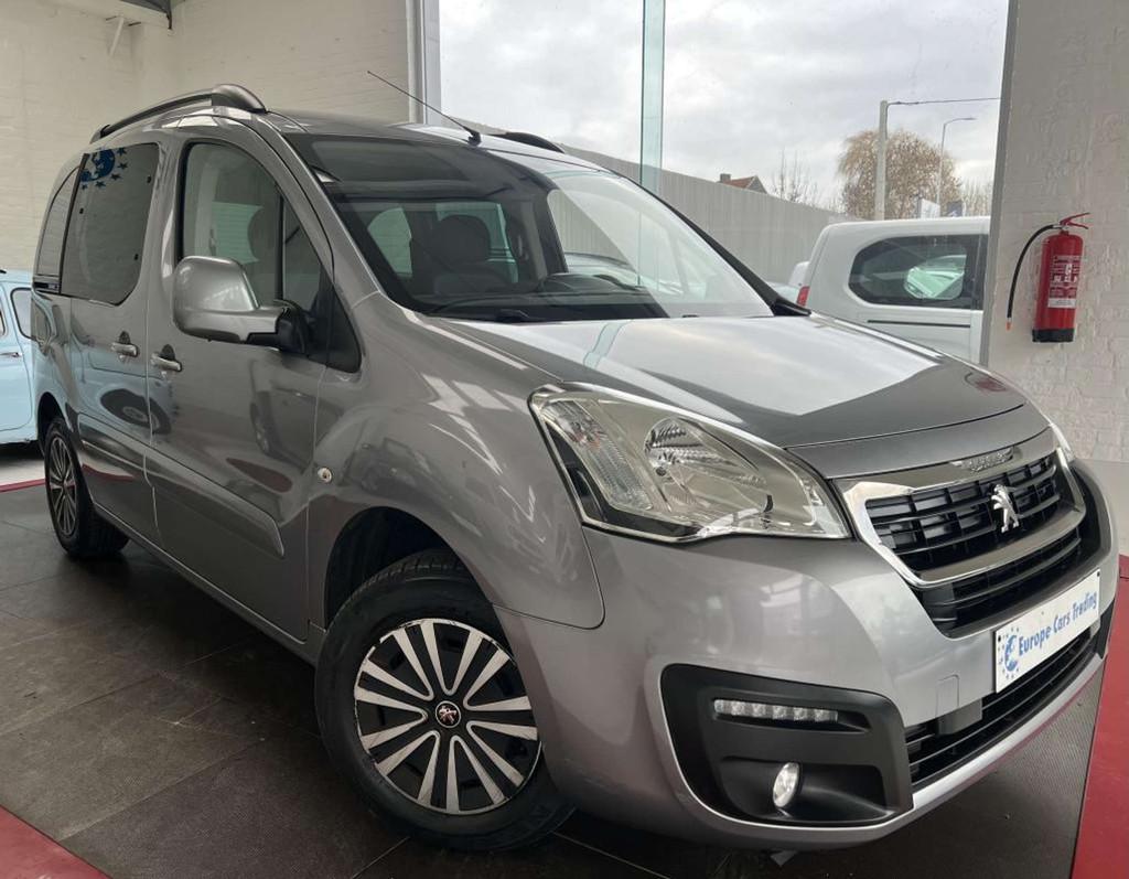 Peugeot Partner 1.6VTI 98 CH CLIM GAR 12M (bj 2016), Auto's, Stof, Gebruikt, Zwart, Electronic Stability Program (ESP)