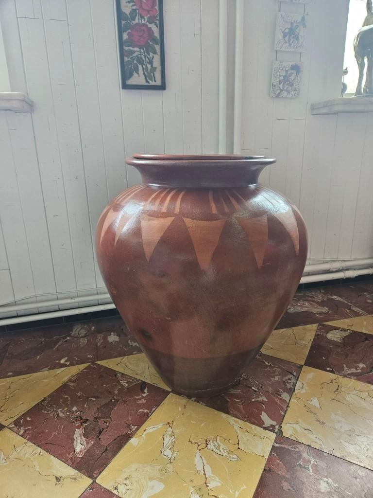 traditionele Sasak-aardewerk pot met deksel / decoratie, Ophalen