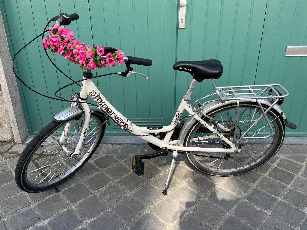Vélo Minerva pour fille 8 à 10 ans, Enlèvement, Utilisé, Minerva