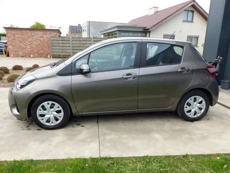 Toyota Yaris Hybrid, achteruitrijcamera, verkeersteken herke, Auto's, Toyota, Automaat, Gebruikt, 4 cilinders, Bruin