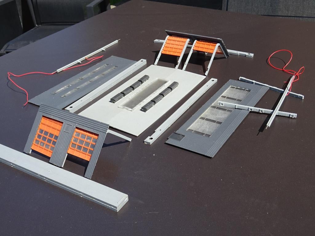 Hangar à locomotives en plusieurs parties - Märklin - HO, Enlèvement ou Envoi, Utilisé, Pont, Tunnel ou Bâtiment, Märklin