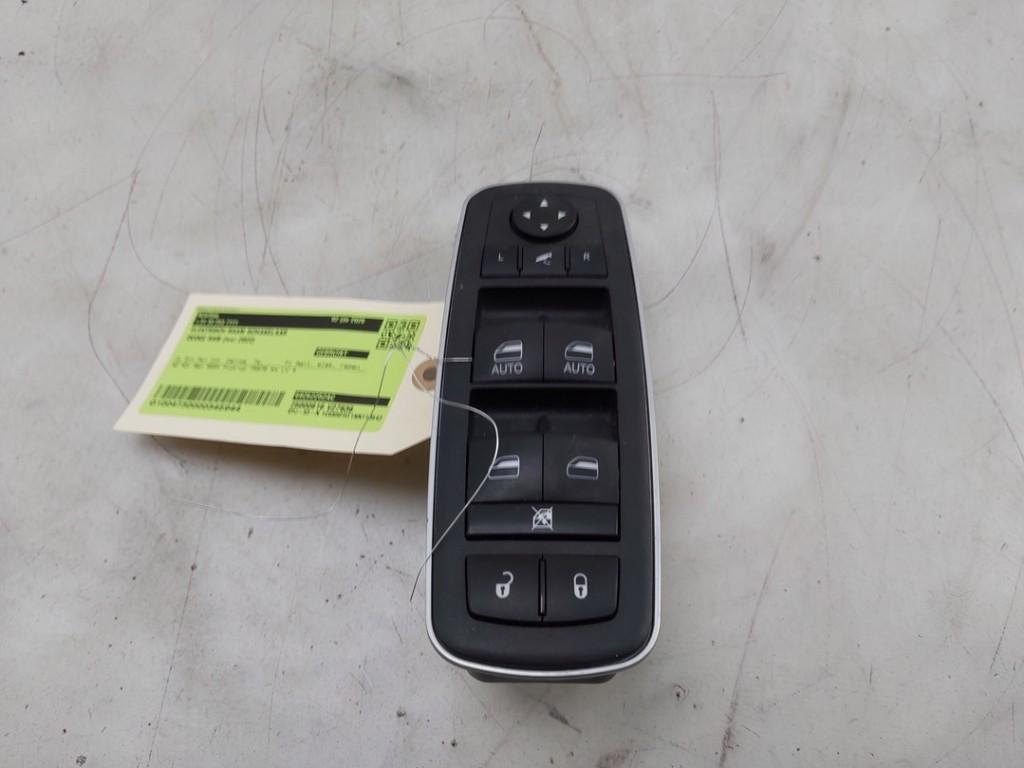 RAAMSCHAKELAAR RAM 1500 Crew Cab (DS) (|68262252AC|), Dhr. J. Ham, Gebruikt, Overige automerken, Administratie@autoham.nl