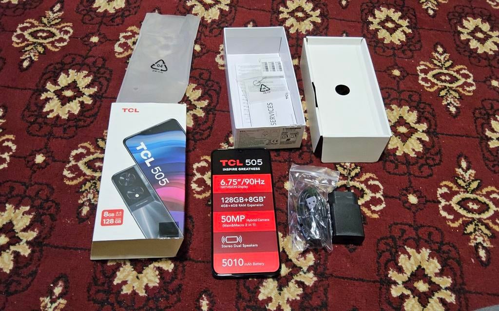 Nouveau smartphone TCL 505 avec accessoires et certificat de, Enlèvement ou Envoi