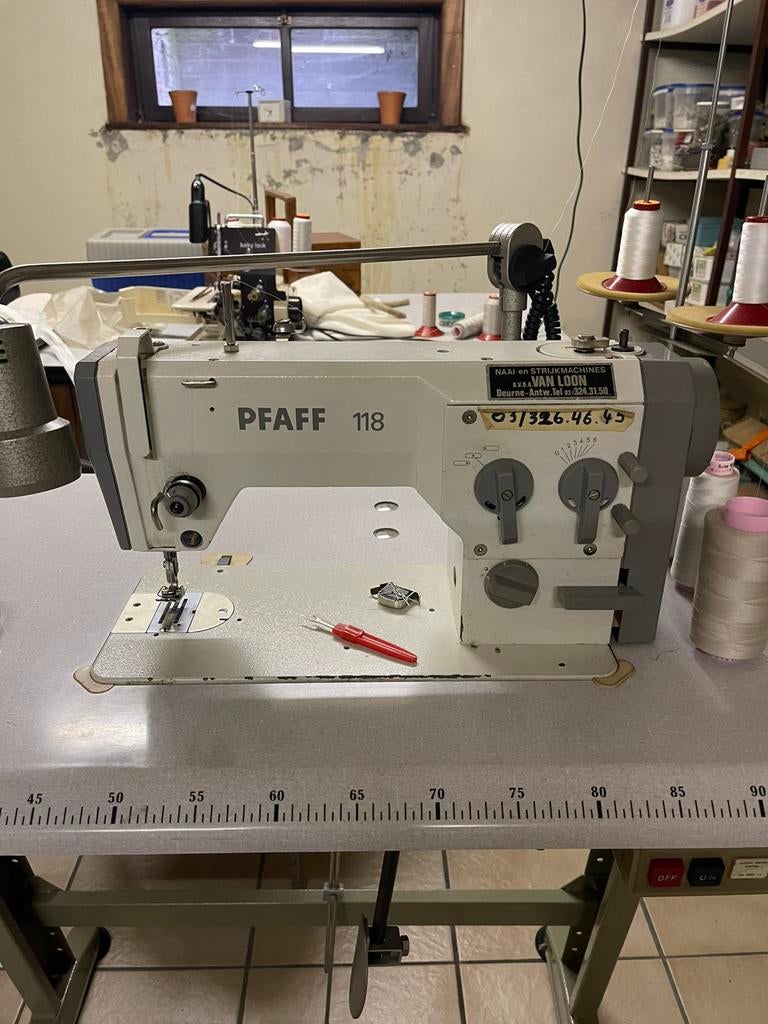Machine à coudre pfaff 118, Hobby & Loisirs créatifs, Machines à coudre & Accessoires, Pfaff, Machine à coudre, Industrie, Enlèvement