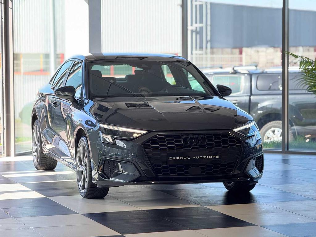 Audi A3 - 30 TFSI Limousine - 2023, Auto's, Automaat, Gebruikt, Bedrijf, Overige carrosserie