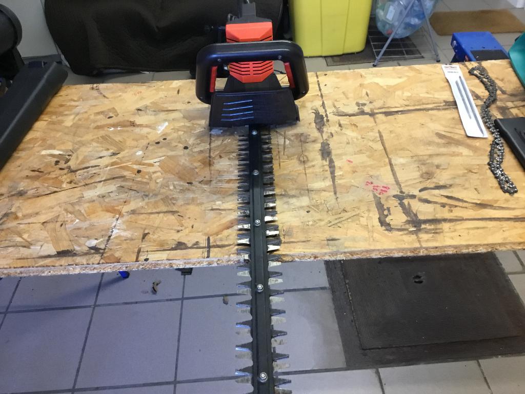 Taille haie., Enlèvement, Utilisé, Électrique, Gardena