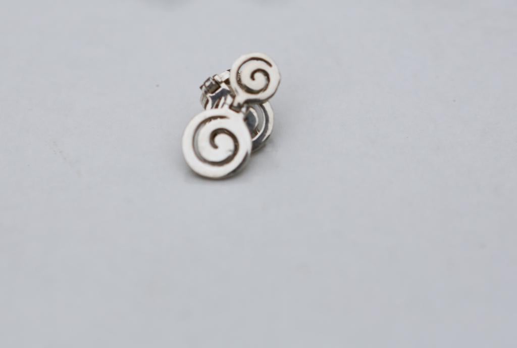 Jolie paire de boucles d'oreilles en argent 925, Bijoux, Sacs & Beauté, Boucles d'oreilles, Enlèvement ou Envoi, Neuf, Argent