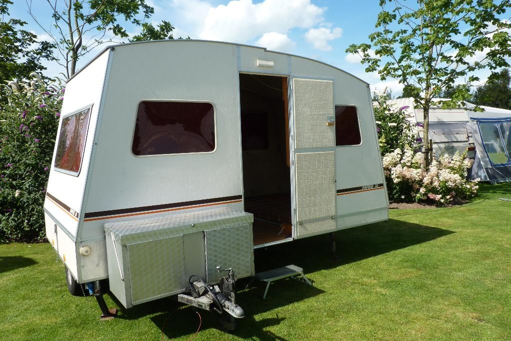Vintage vouwcaravan Rapido Confort 1983, Caravanes & Camping, Caravanes, Jusqu'à 4, Réchaud à gaz, Jusqu'à 4 m, Jusqu'à 500 kg