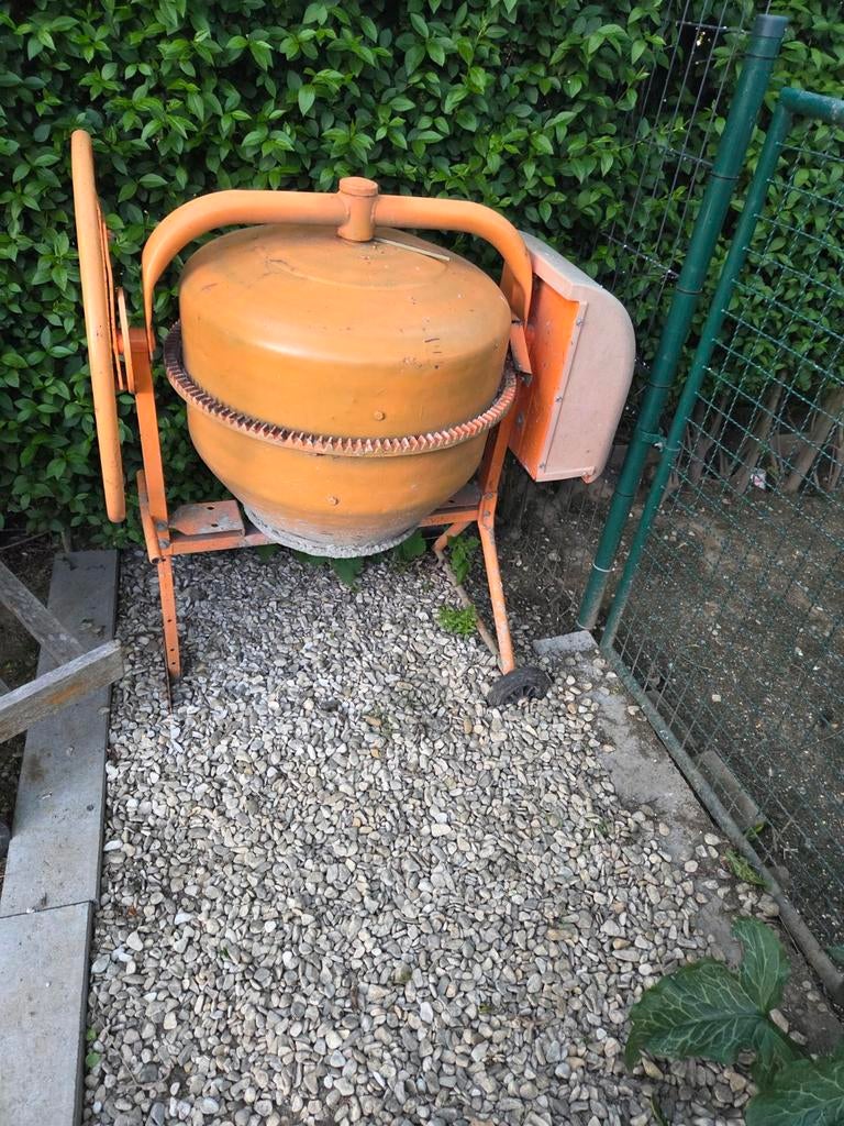 A vendre bétonnière 220 volt, Bricolage & Construction, Bétonnières, Enlèvement