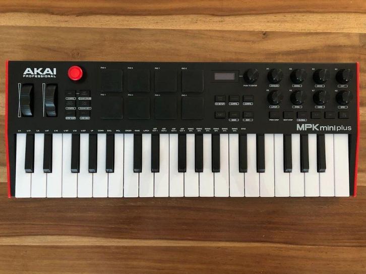 Vends Akai Professional MPK Mini Plus comme neuf, Muziek en Instrumenten, Midi-apparatuur, Zo goed als nieuw, Ophalen of Verzenden