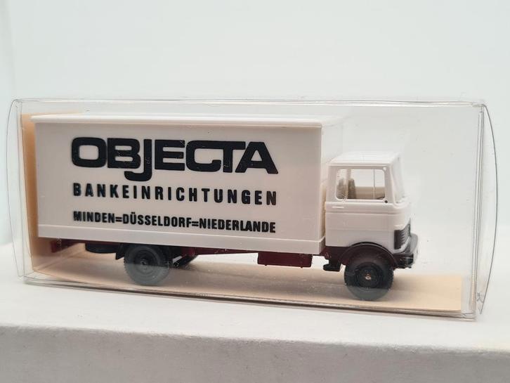 Camion fourgon Mercedes Benz LP809 Objecta - Wiking 1/87, Hobby & Loisirs créatifs, Voitures miniatures | 1:87, Comme neuf, Bus ou Camion