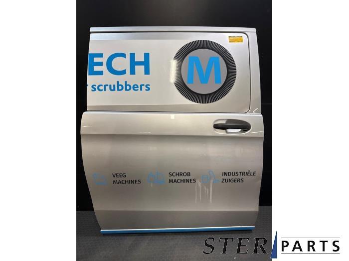 Porte coulissante droite d'un Mercedes Vito (744), Autos : Pièces & Accessoires, Carrosserie & Tôlerie, Porte, Mercedes-Benz, Utilisé