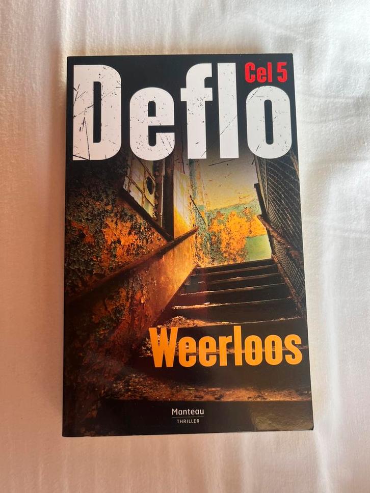 Luc Deflo - Weerloos, Livres, Thrillers, Enlèvement ou Envoi