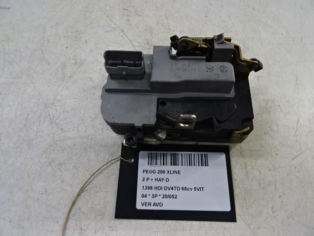 SERRURE DE PORTE AVANT DROITE Peugeot 206 (2A / C/H/J/S), Utilisé, Droite, Peugeot
