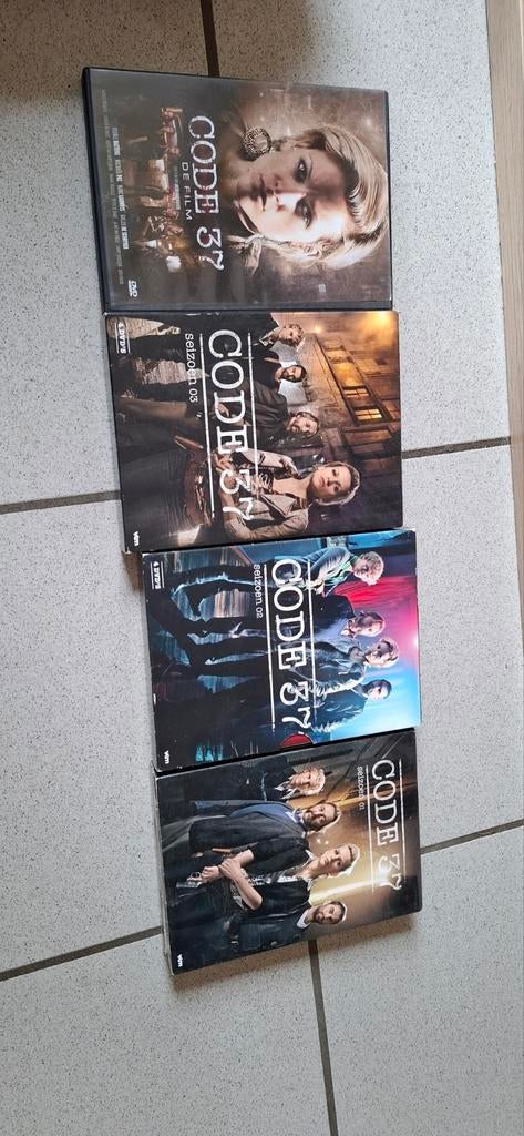Collection complète Code 37, CD & DVD, DVD | Néerlandophone, Enlèvement ou Envoi, Film