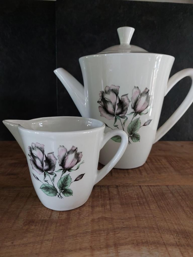 Cafetière et pot à lait céramique française Moulin des loups, Antiek en Kunst, Antiek | Servies los, Ophalen