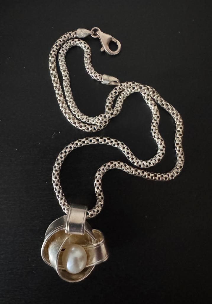 Ketting van sterling zilver en gekweekte parels, Handtassen en Accessoires, Kettingen, Zilver, Zilver, Ophalen of Verzenden