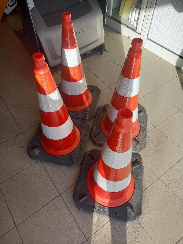 Verkeerskegels, Bricolage & Construction, Casques de sécurité, Enlèvement, Comme neuf
