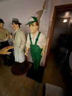 Levensgroot beeld pompbediende, Enlèvement