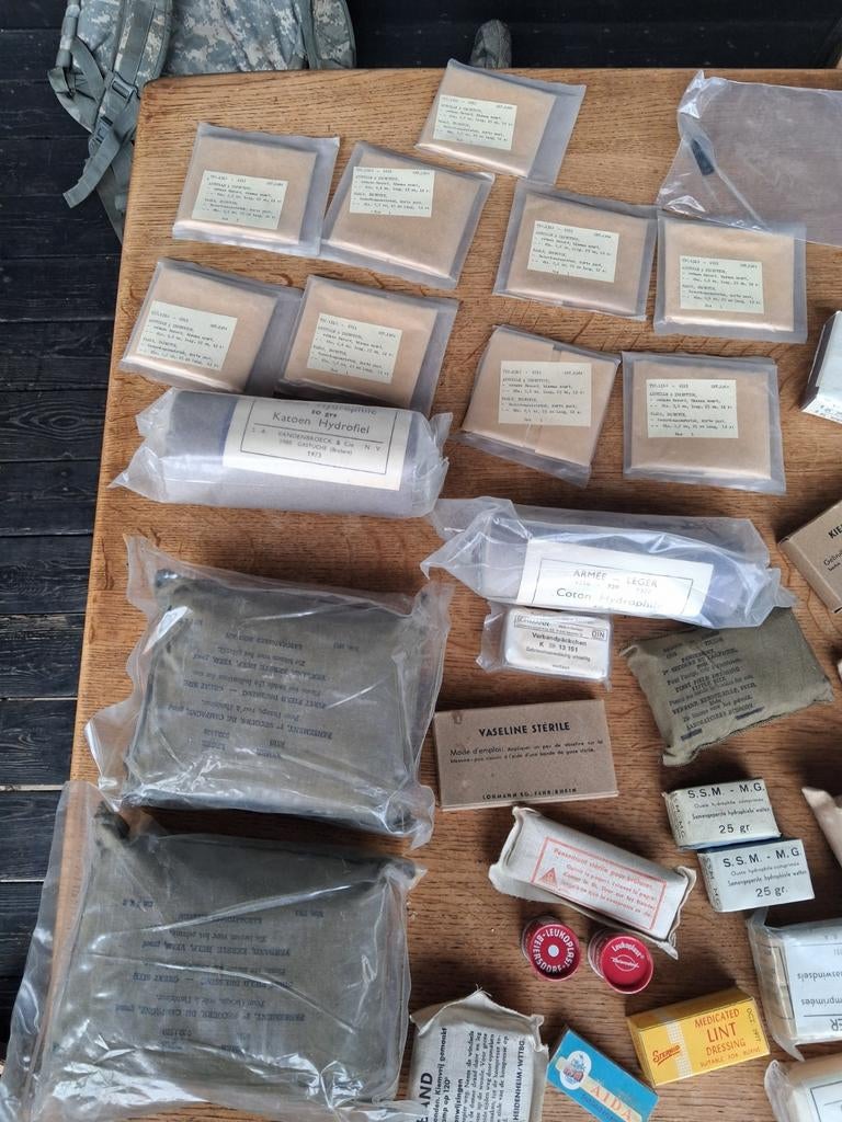 Gigantisch lot medisch belgisch/ duits leger,, Enlèvement ou Envoi
